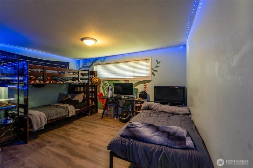 Property photo for 583 Se 6th Avenue, Oak Harbor photo 17