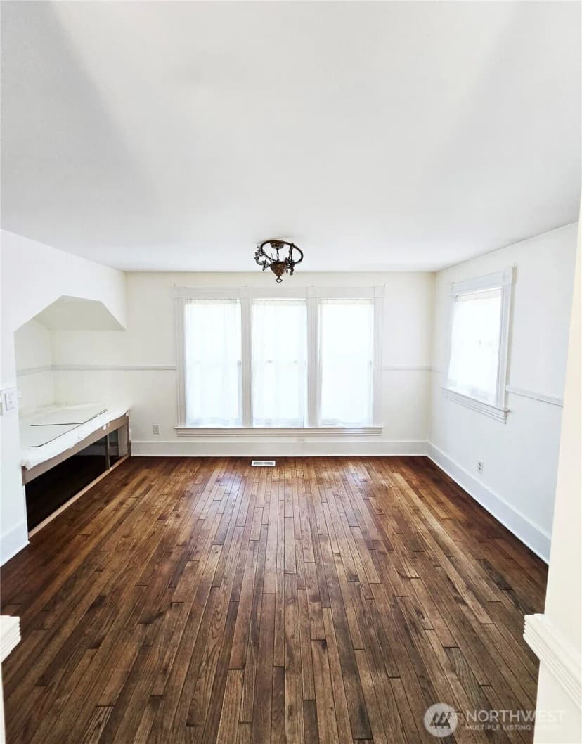 Property photo for 1212 S 3rd Street, Mount Vernon photo 9