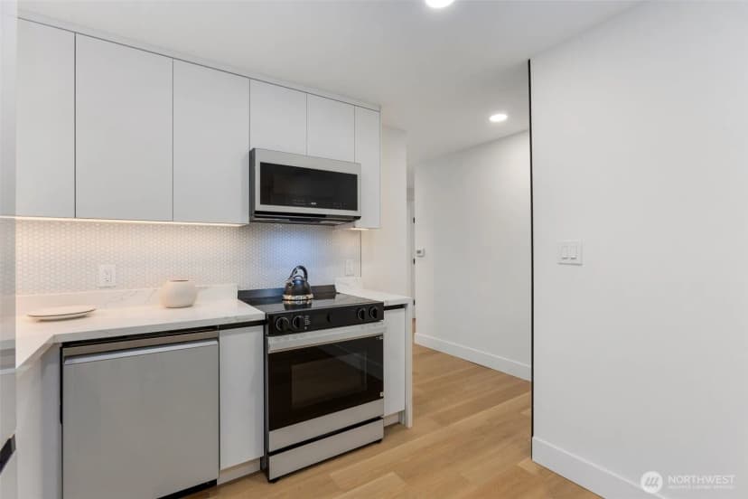 Property photo for 4839 S Holly Street, Seattle photo 10