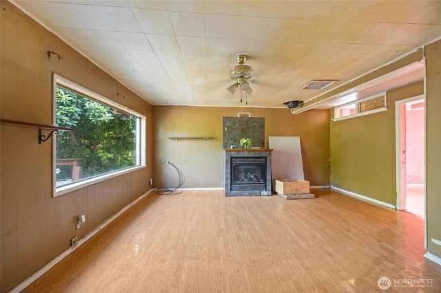 Property photo for 909 Fir Street Ne, Olympia photo 4