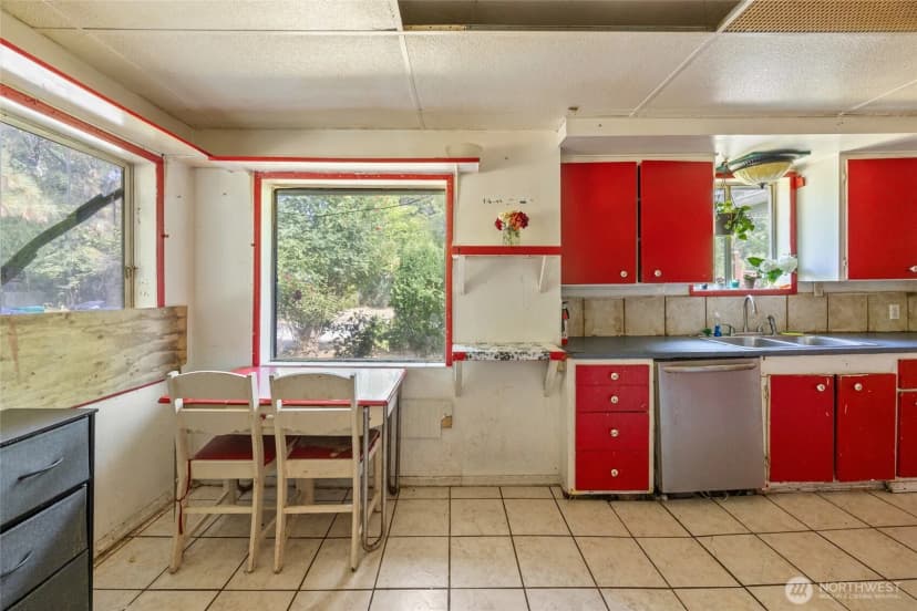 Property photo for 909 Fir Street Ne, Olympia photo 7