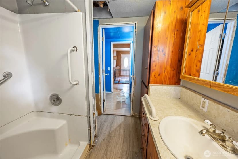 Property photo for 909 Fir Street Ne, Olympia photo 15