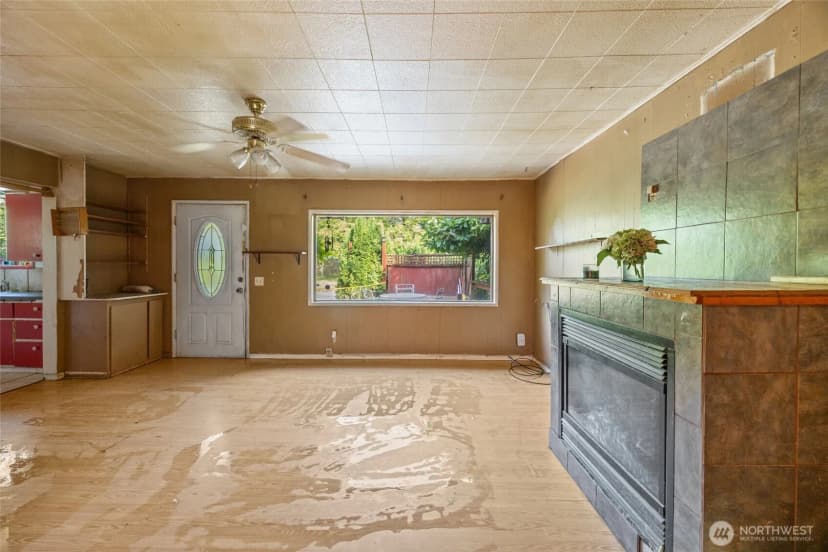 Property photo for 909 Fir Street Ne, Olympia photo 3