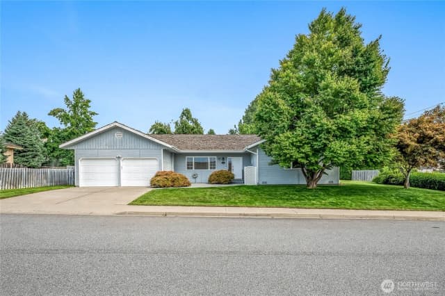 Property photo for 1005 Fairview Place, East Wenatchee