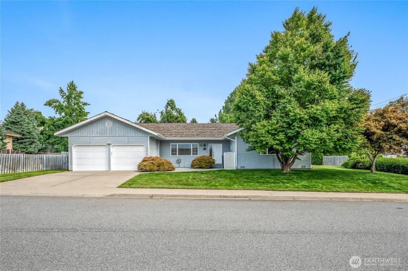 Property photo for 1005 Fairview Place, East Wenatchee