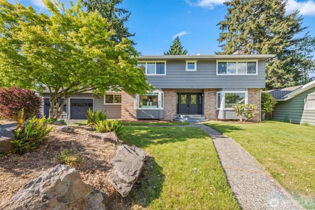 Property photo for 12514 Se 16th Street, Bellevue