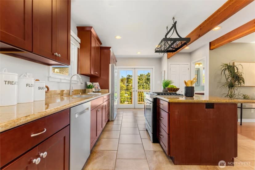 Property photo for 1628 27th Avenue, Seattle photo 10