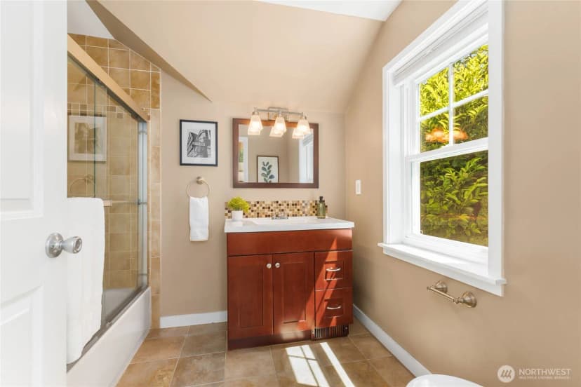 Property photo for 1628 27th Avenue, Seattle photo 19