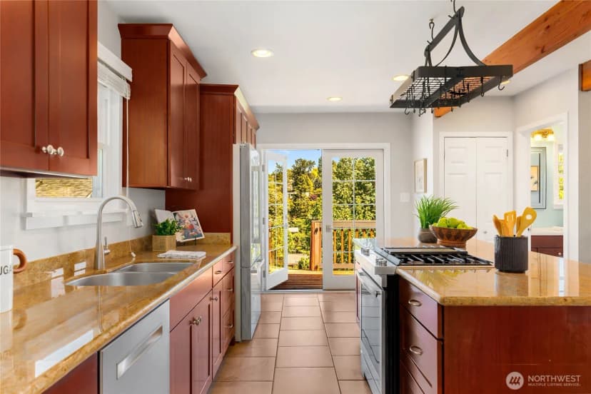 Property photo for 1628 27th Avenue, Seattle photo 11