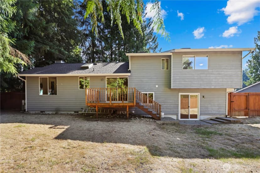 Property photo for 10420 9th Street Se, Everett photo 25