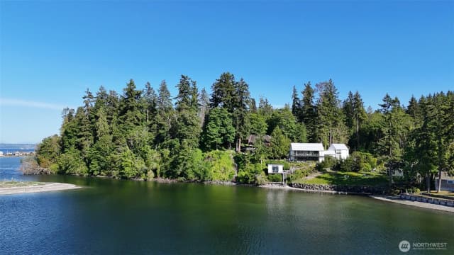 Property photo for 9844 Ne Lafayette Avenue, Bainbridge Island