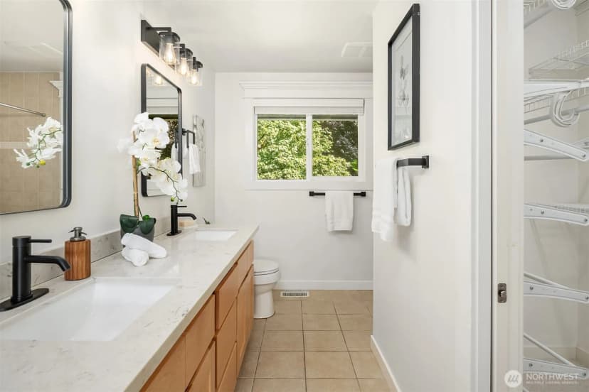 Property photo for 12828 110th Avenue Ne, Kirkland photo 20