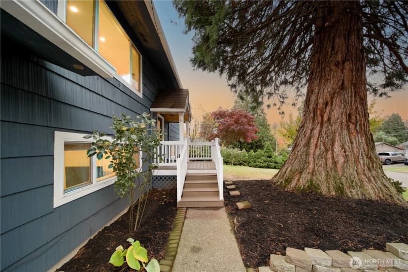 Property photo for 12828 110th Avenue Ne, Kirkland photo 4