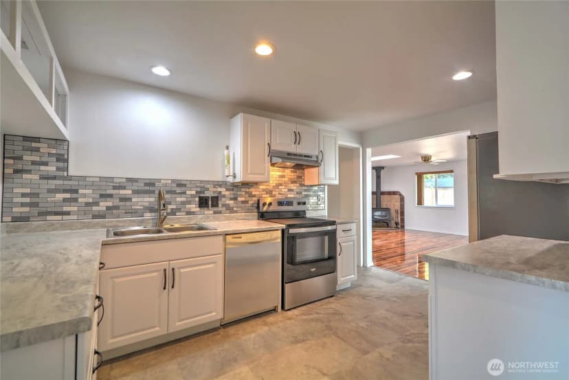 Property photo for 13112 54th Drive Ne, Marysville photo 6