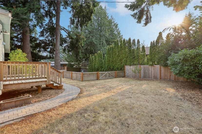 Property photo for 20009 5th Avenue Nw, Shoreline photo 24