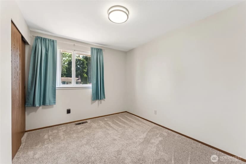 Property photo for 2402 Se 21st Street, Renton photo 12