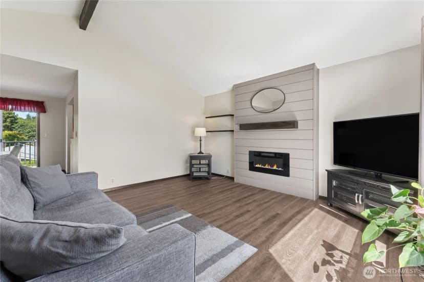 Property photo for 2402 Se 21st Street, Renton photo 3
