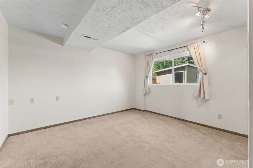 Property photo for 2402 Se 21st Street, Renton photo 20