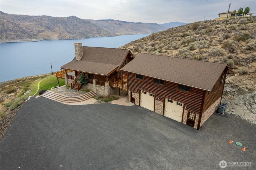 Property photo for 45500 Chardonnie Lane N, Grand Coulee photo 2