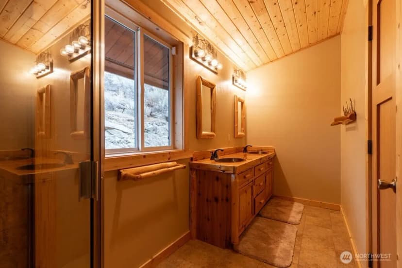 Property photo for 45500 Chardonnie Lane N, Grand Coulee photo 33