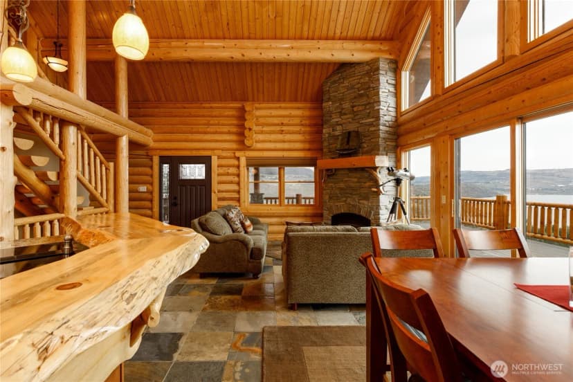 Property photo for 45500 Chardonnie Lane N, Grand Coulee photo 8