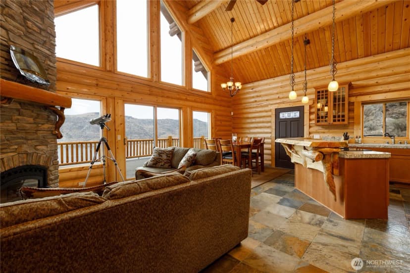 Property photo for 45500 Chardonnie Lane N, Grand Coulee photo 6