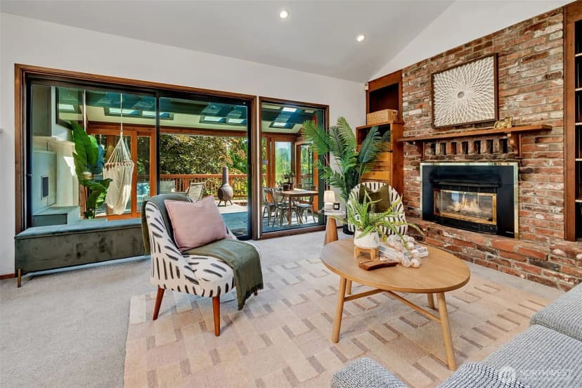 Property photo for 6976 Sylvan Way Sw, Seattle photo 15