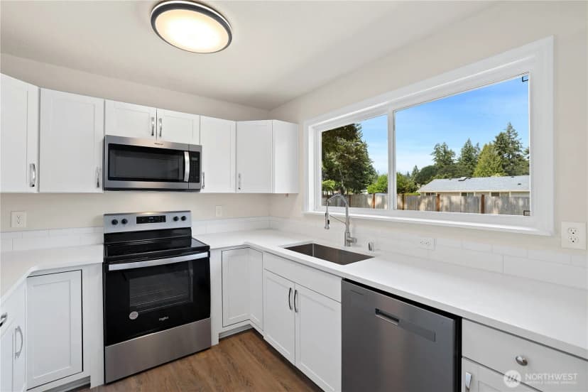 Property photo for 8429 Washington Boulevard Sw, Lakewood photo 8