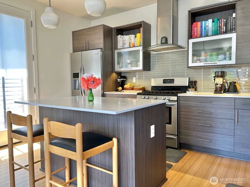 Property photo for 4852 40th Avenue Sw #b, Seattle photo 10