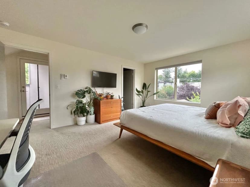 Property photo for 4852 40th Avenue Sw #b, Seattle photo 19