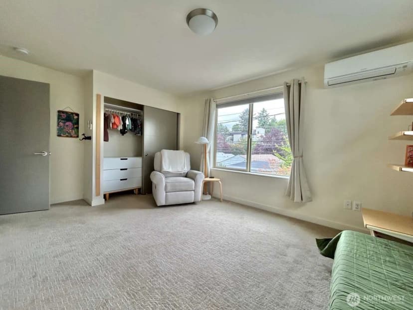 Property photo for 4852 40th Avenue Sw #b, Seattle photo 16