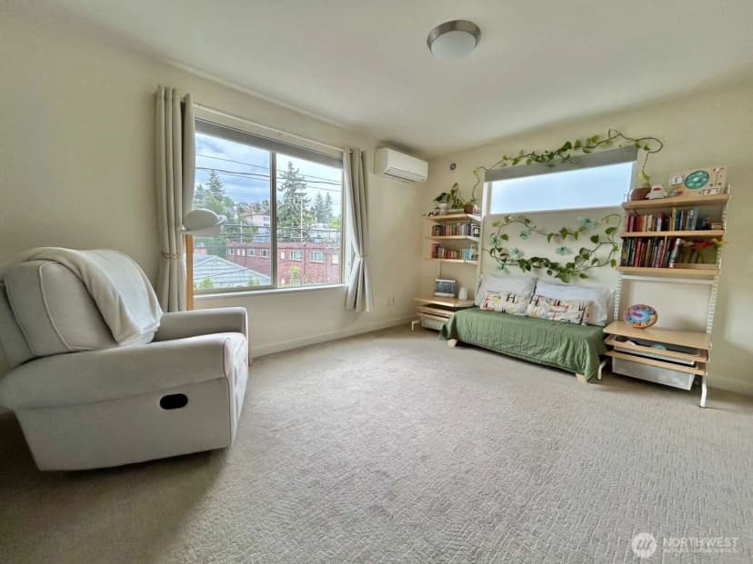 Property photo for 4852 40th Avenue Sw #b, Seattle photo 15