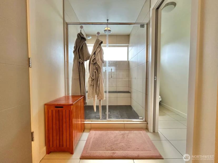 Property photo for 4852 40th Avenue Sw #b, Seattle photo 22