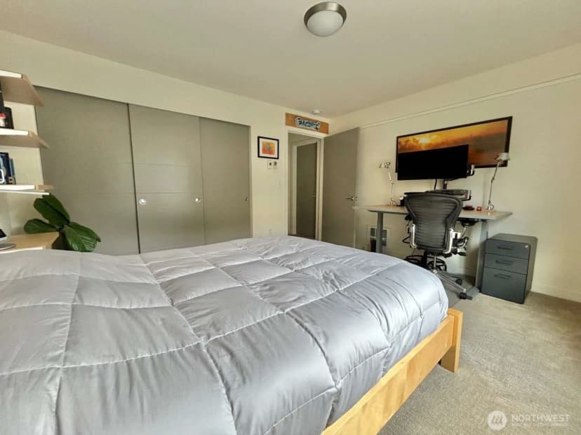 Property photo for 4852 40th Avenue Sw #b, Seattle photo 14