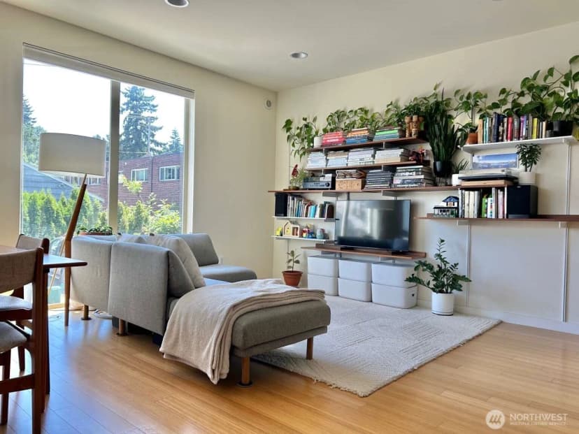Property photo for 4852 40th Avenue Sw #b, Seattle photo 6