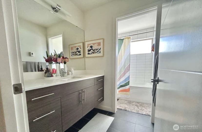 Property photo for 4852 40th Avenue Sw #b, Seattle photo 12