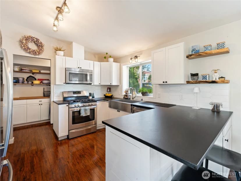 Property photo for 5608 Rosario Way, Anacortes photo 5