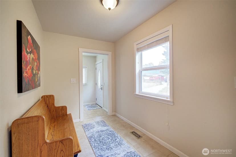Property photo for 31612 8th Avenue S, Roy photo 21