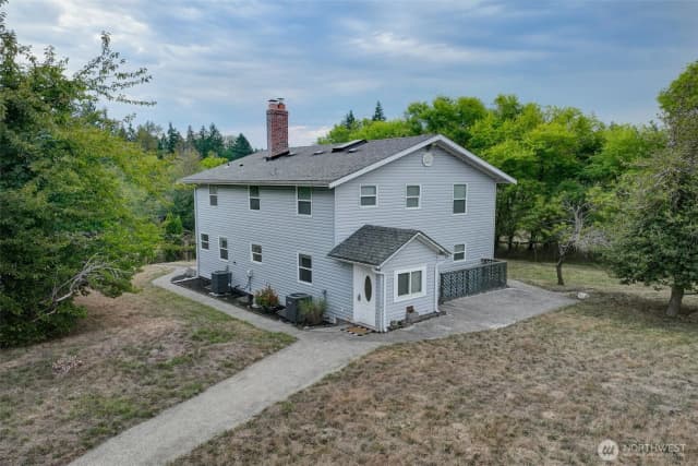 Property photo for 31612 8th Avenue S, Roy photo 2