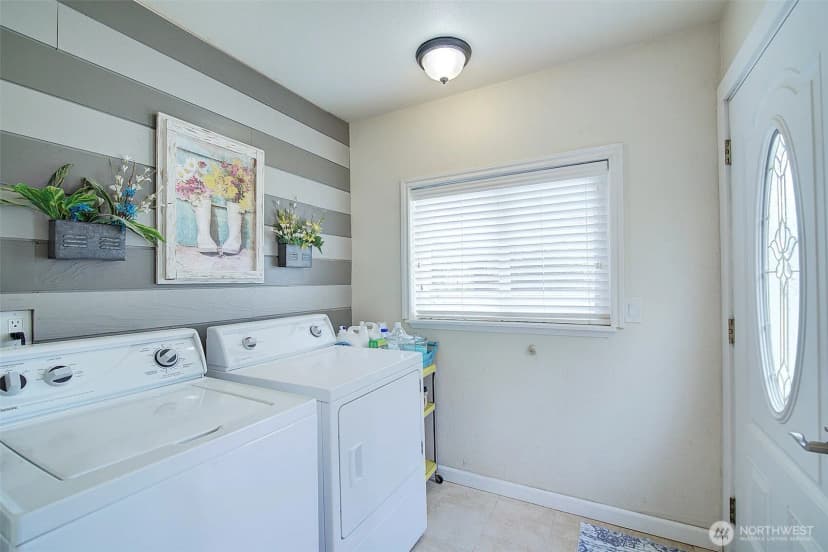 Property photo for 31612 8th Avenue S, Roy photo 23
