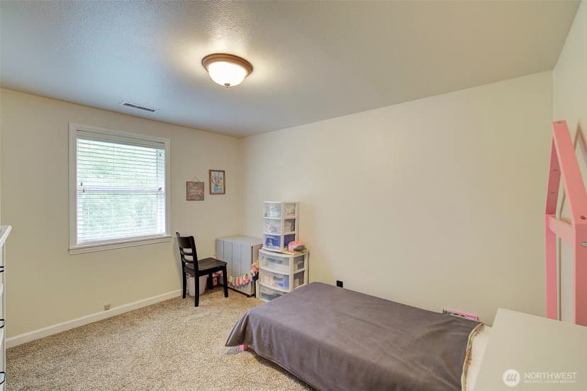 Property photo for 31612 8th Avenue S, Roy photo 31
