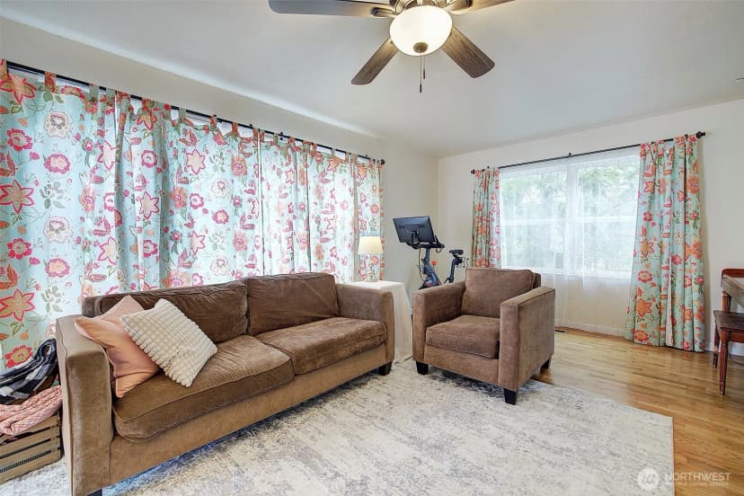 Property photo for 31612 8th Avenue S, Roy photo 14
