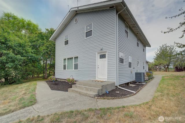 Property photo for 31612 8th Avenue S, Roy