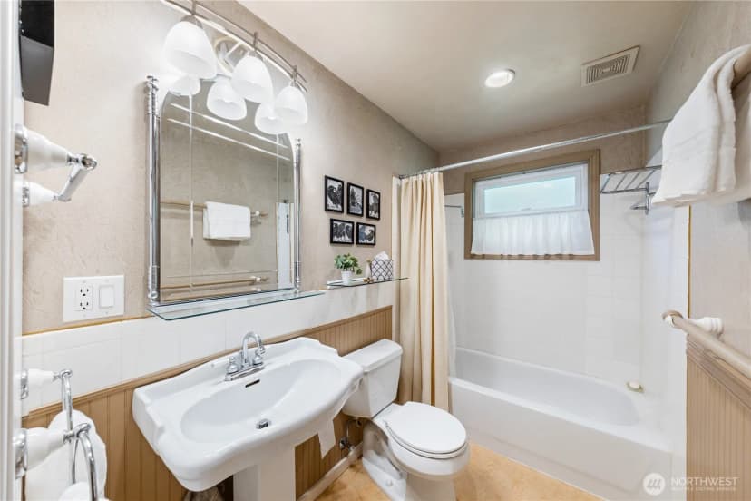 Property photo for 3999 Chiquita Lane, Anacortes photo 16