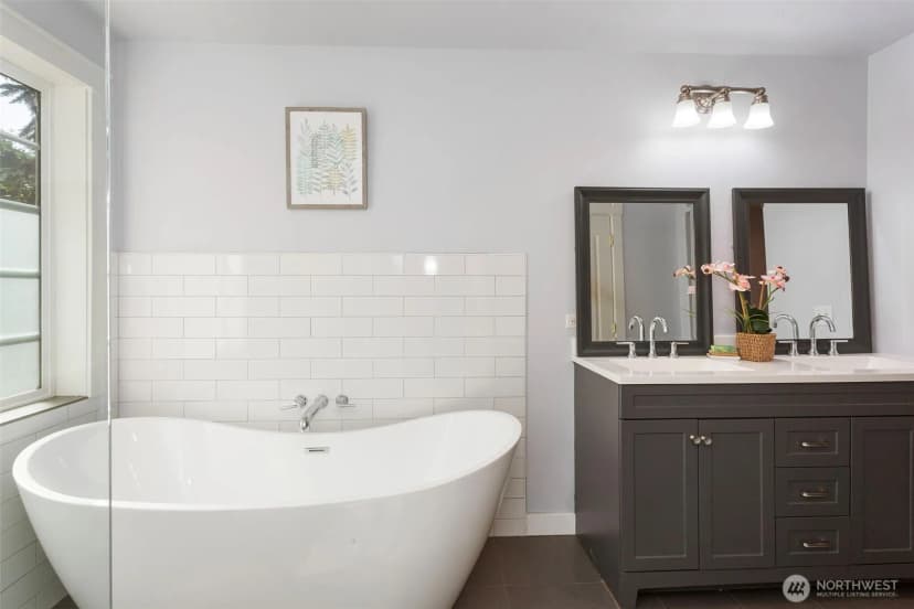 Property photo for 13805 W Lake Kathleen Drive Se, Renton photo 19
