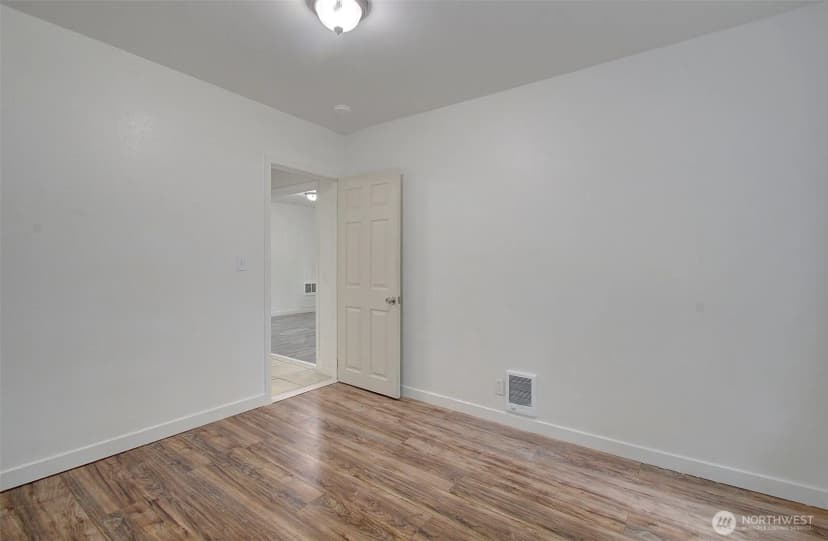 Property photo for 132 N Maple Street, Kelso photo 6