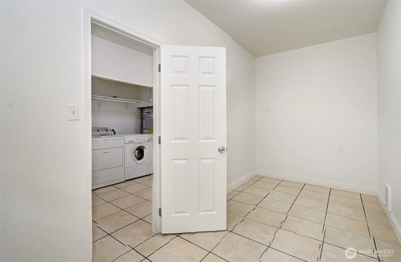 Property photo for 132 N Maple Street, Kelso photo 13