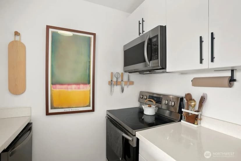 Property photo for 720 Lakeside Avenue S #404, Seattle photo 14