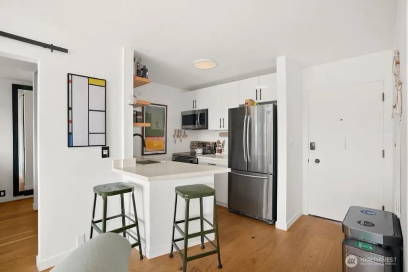 Property photo for 720 Lakeside Avenue S #404, Seattle photo 11