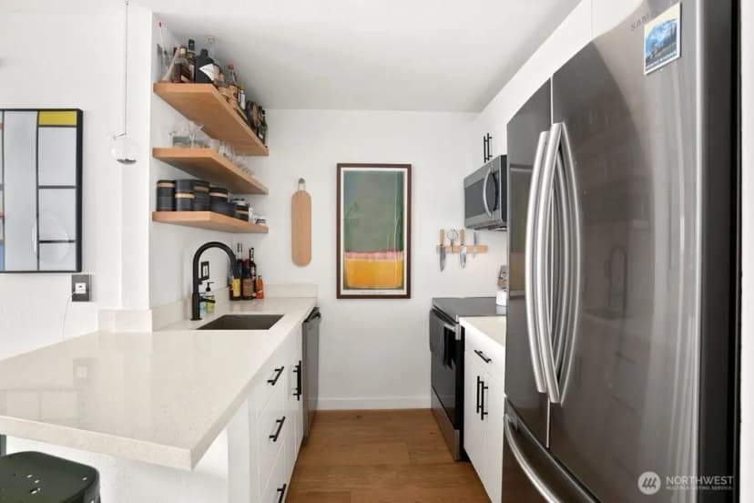 Property photo for 720 Lakeside Avenue S #404, Seattle photo 13